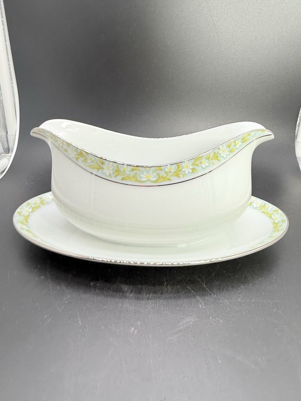 Sango Daisy Chain Gravy Boat Floral Platinum Blue